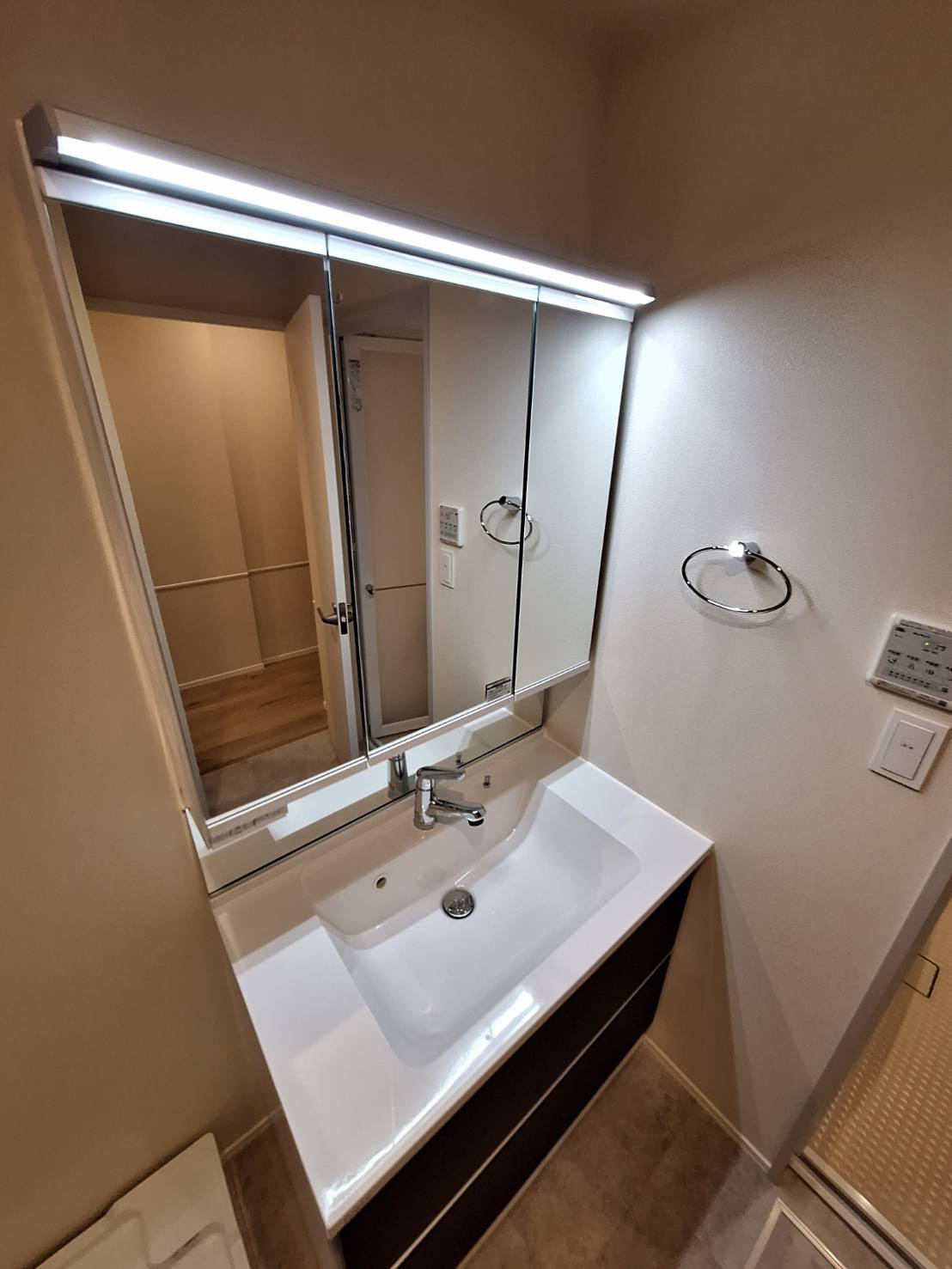 TWIN ROCKS　Nの洗面所