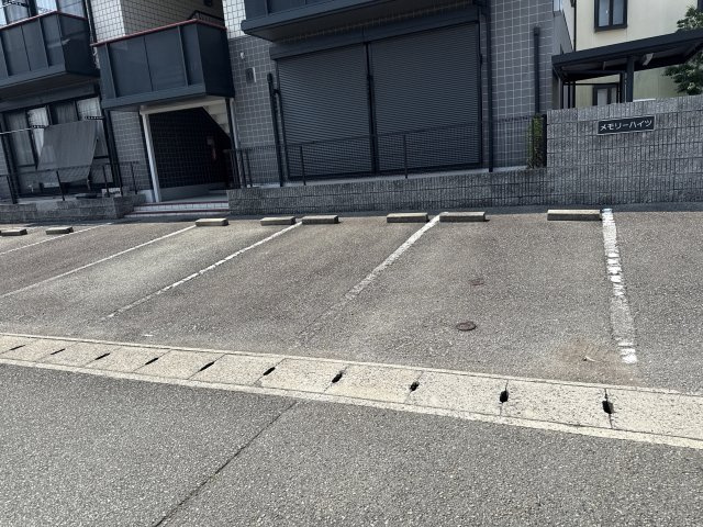 メモリーハイツの駐車場
