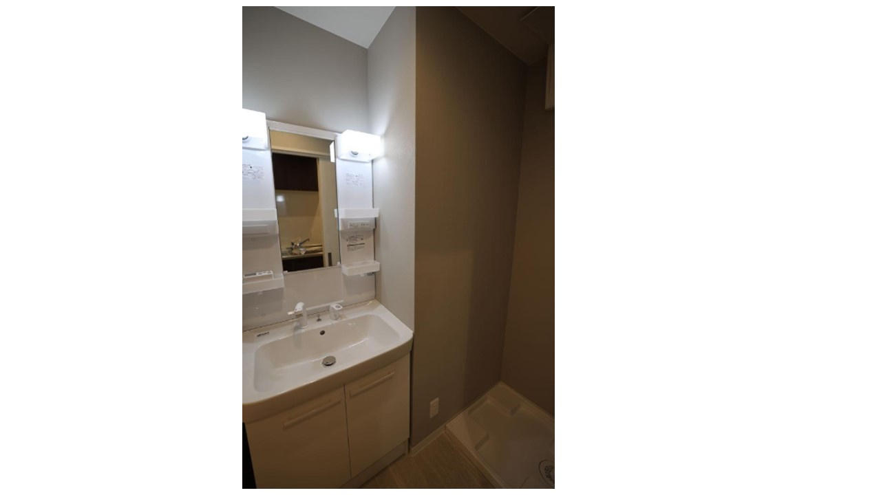 神戸市東灘区深江南町４丁目　収益アパート　令和4年築　満室稼働中の独立洗面台