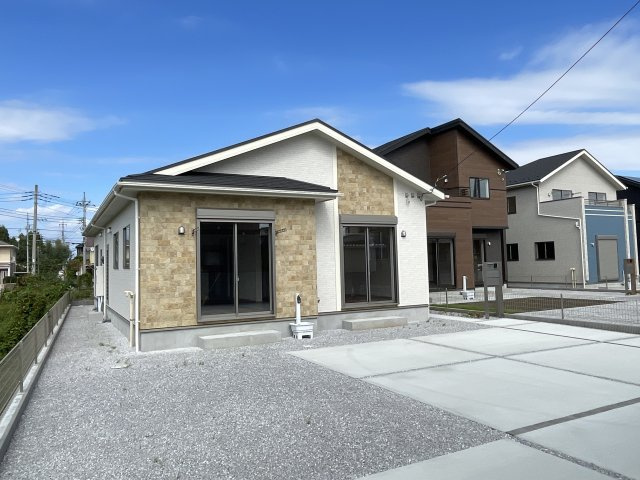 藤岡市下栗須（全3棟）1号棟の外観|建物完成済みでございます。お部屋のご内覧可能でございます。お気軽にお問合せ下さいませ(^▽^)/