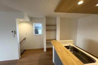 【キッチン】 | 堺市第五北区長曽根町 | 家事の合間に作業ができるスペースを確保しています！