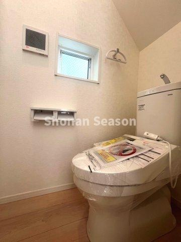 【トイレ】 | 何度も拭く必要がない「温水洗浄便座」でペーパー代も抑えます◎