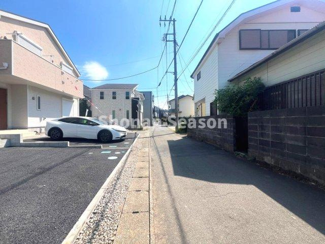 【前面道路含む現地写真】 | バス停（駒返橋）まで徒歩3分の好立地です◎