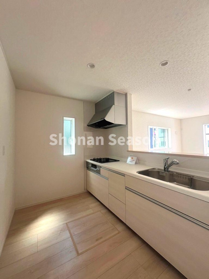 【キッチン】 | 収納多数あり、散らかりがちなキッチンもスッキリです！