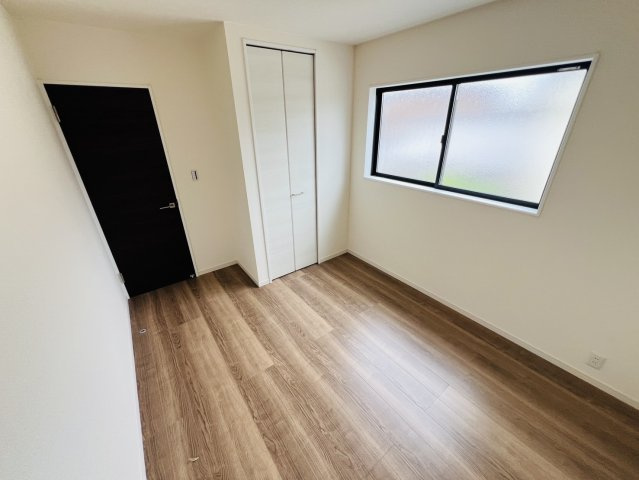 碧南市住吉町4丁目70-2『仲介手数料無料』新築戸建ての洋室