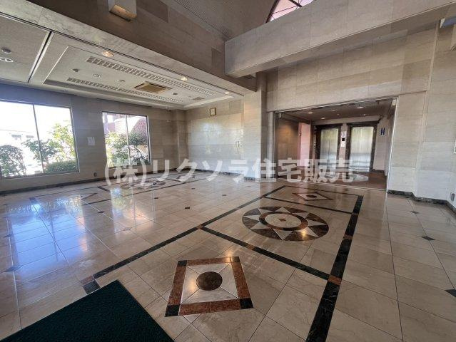 ランフォルセ寝屋川のエントランス|内部
■物件内覧・資金計画相談・住宅ローン相談、リフォーム相談、お問合せ受付中■
※当日・翌日のご内覧、ご相談はお電話でのお問合せがスムーズです！