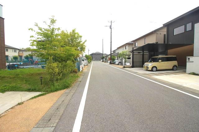 小山市神鳥谷の前面道路含む現地写真|南側道路