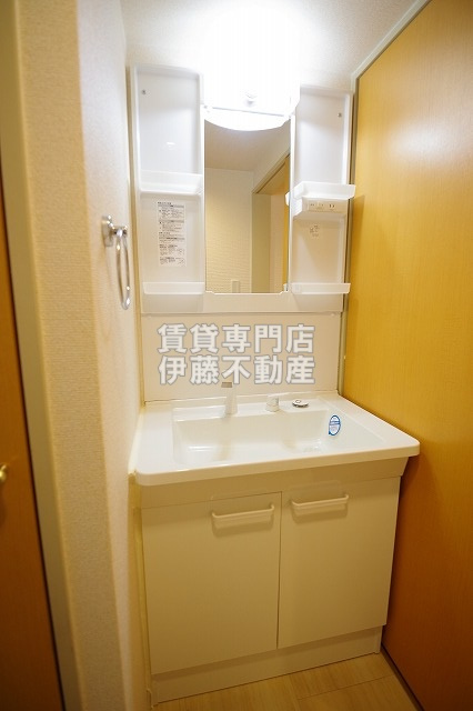 パラシオン・サン鳥見の独立洗面台