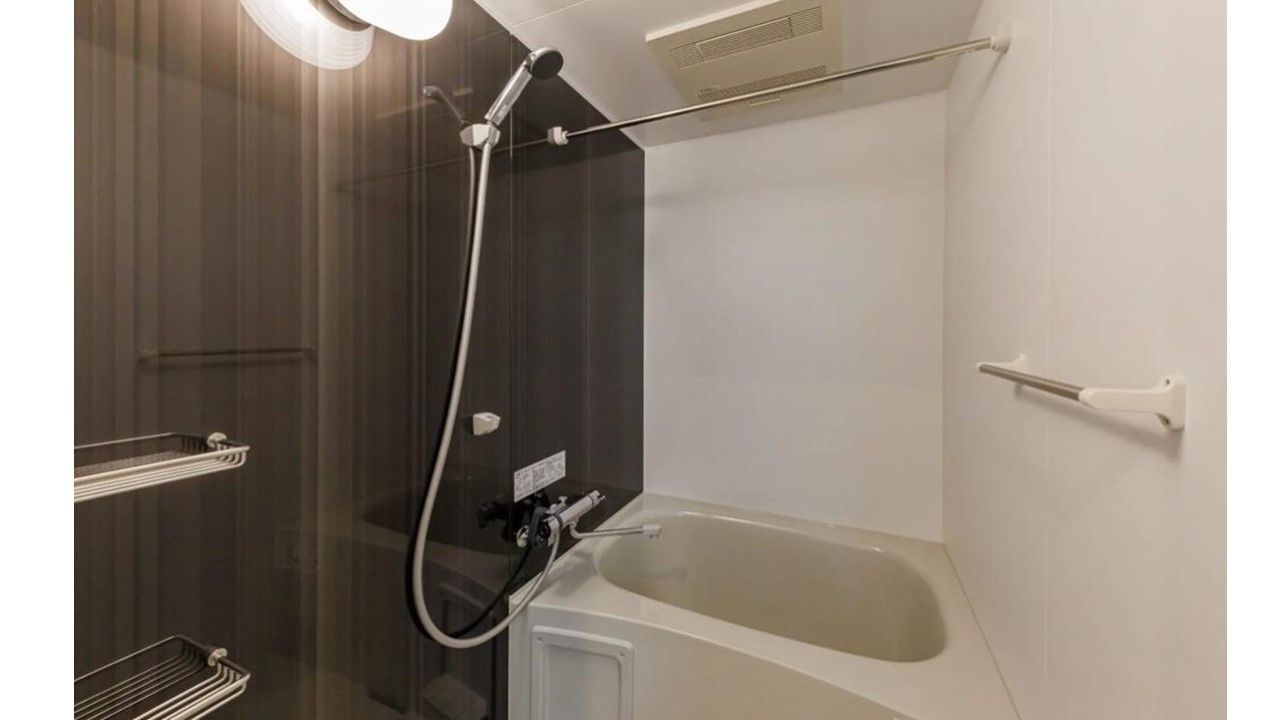 加古川市尾上町口里　築浅アパート　令和5年築　満室稼働中の浴室