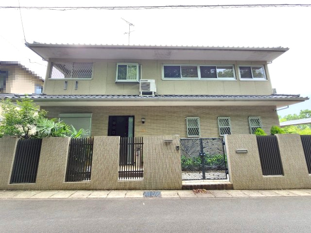 【成約済】向日市寺戸町古城　の外観|木造2階建て
広々とした間口（約26.8ｍ）です！