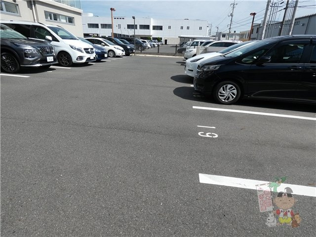 ＣＲＡＳＳＯ　ＩＭＡの駐車場