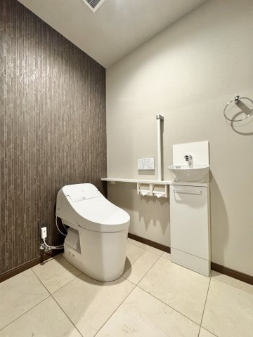 D’グラフォート浜松　D'sTowerのトイレ|広々としたトイレは、ゆったりとした気持ちで過ごせる贅沢な空間。