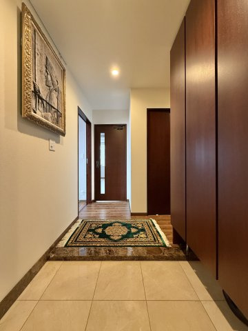 D’グラフォート浜松　D'sTowerの玄関|広々とした空間と豪華な仕上げが、上質な暮らしの第一印象を演出。