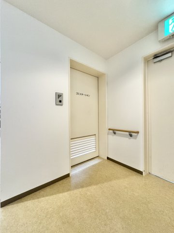 D’グラフォート浜松　D'sTowerのその他共用部分|各階にゴミステーションがあります。時間を気にすることなく、いつでも気軽にゴミ出しが可能です！