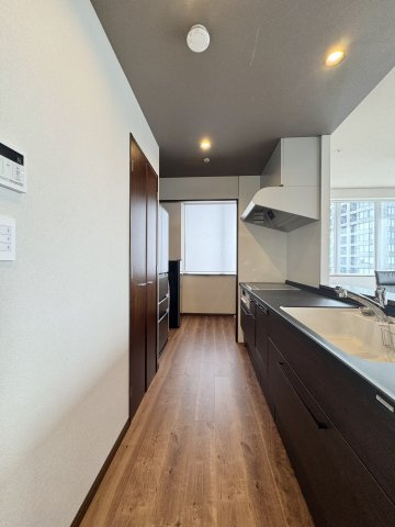 D’グラフォート浜松　D'sTowerのキッチン|最新の設備と広々とした作業スペースを備えたキッチン。家族やゲストと一緒に料理を楽しむ、快適な空間です。