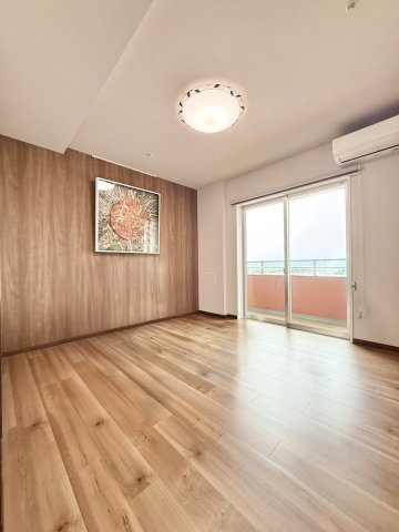 D’グラフォート浜松　D'sTowerの洋室|アクセントクロスがオシャレな主寝室！インテリアによって様々なテイストに変えられます！　