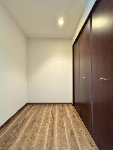 D’グラフォート浜松　D'sTowerの収納|広々とした5.1帖の収納スペース。もし部屋を＋１部屋欲しい場合は、この空間をアレンジすれば部屋にすることも可能です！