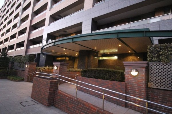 エムステージ・イースティアのエントランス