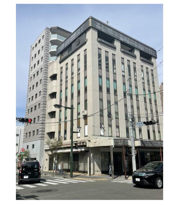 そびそ二宮ビルの外観