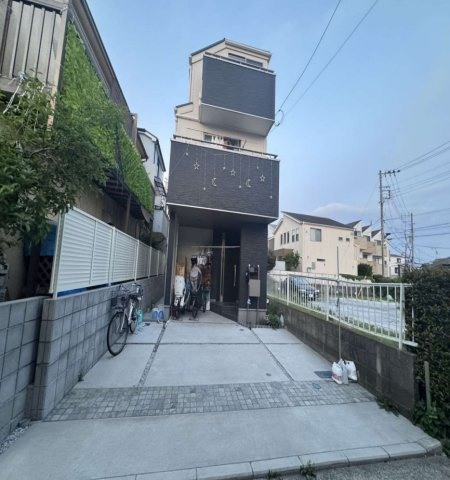 横浜市鶴見区東寺尾中台 中古戸建て【仲介手数料半額】カースペース2台