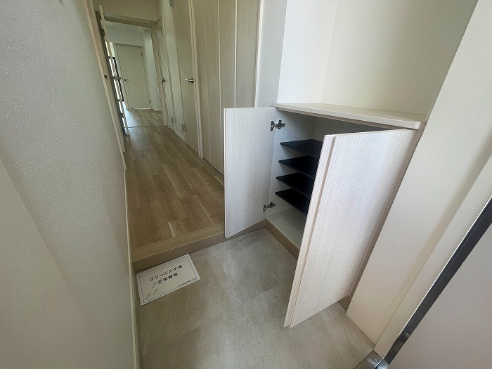 東村山市栄町２丁目の中古マンションの玄関