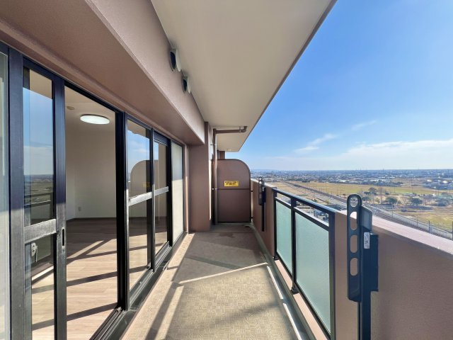 ベルメゾン豊田のバルコニー|バルコニーには物干しスペースがあります。陽当たりも良好です！