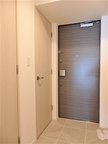 Brun Pilier日本橋の玄関|５月８日撮影（２０２５年６月１３日竣工・建設中）