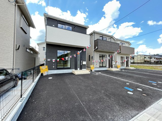 ◆オール電化住宅◆全居室６帖以上の３ＬＤＫ◆並列駐車２台可◆クレイドルガーデン南丹市園部町栄町第１の駐車場|駐車場