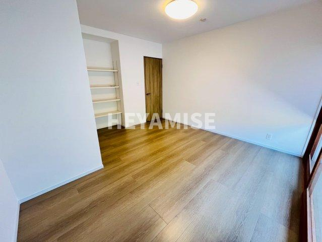 長崎市かき道2丁目戸建の洋室