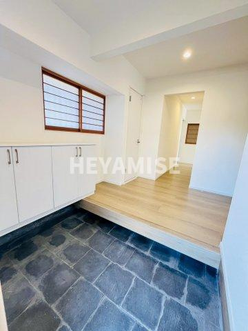 長崎市かき道2丁目戸建の玄関