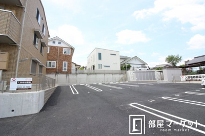 【駐車場】 | カーサフェリーチェＥ