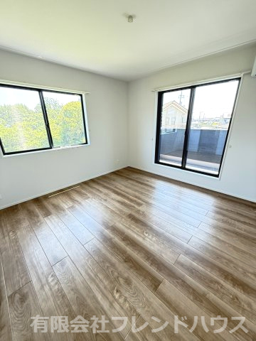【洋室】 | 阿品台1丁目戸建 | 8帖