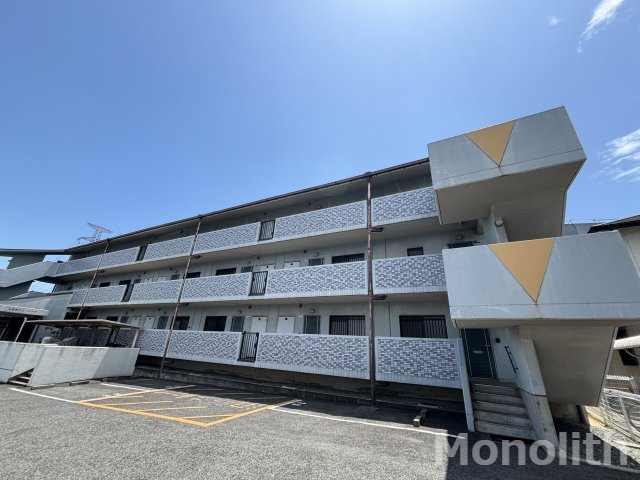 光明池サニーハイツの外観