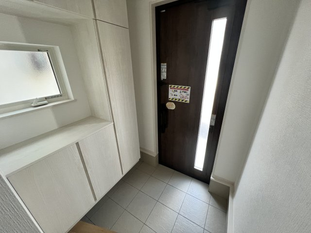 明石市中朝霧丘　新築一戸建の玄関