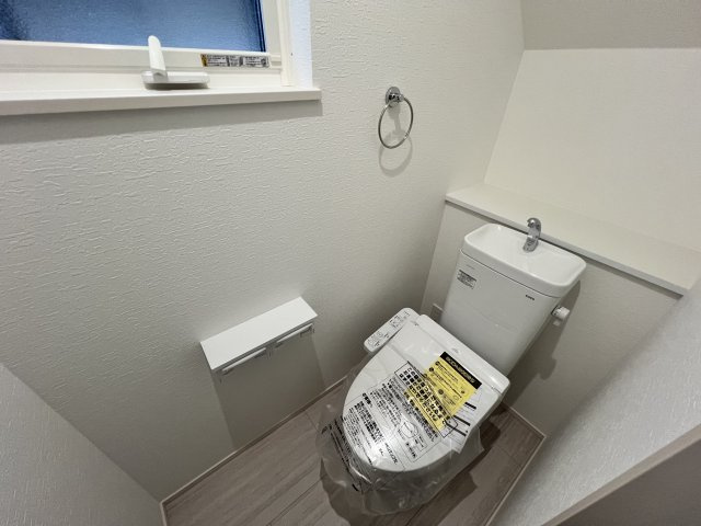 明石市中朝霧丘　新築一戸建のトイレ