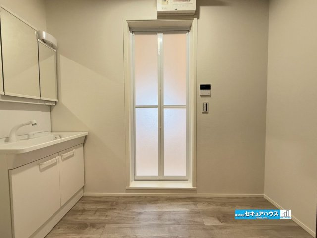 【今からでもご案内可能】豊明市前後町仙人塚I 全3棟 Ctypeの玄関|Ctype｜お湯と水をきちんと使い分ける「エコシングル水栓」