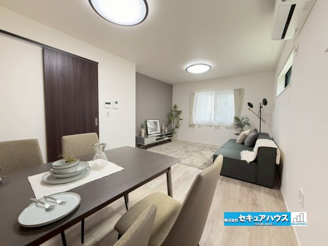 【今からでもご案内可能】豊明市前後町仙人塚I 全3棟 Ctypeの居間・リビング|Ctype　LDK