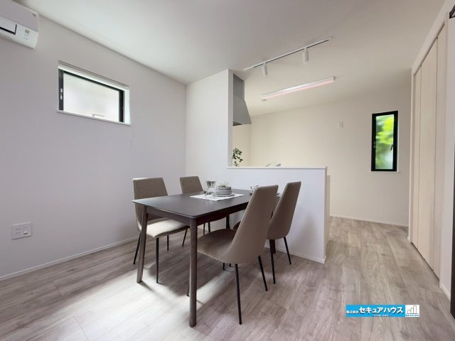 【今からでもご案内可能】豊明市前後町仙人塚I 全3棟 Ctypeの居間・リビング|Ctype　LDK