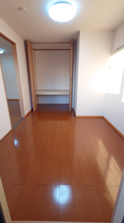 【洋室】 | 洋室5.5帖　クローゼット