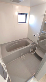 【浴室】 | 窓　一坪風呂　追い焚き給湯 