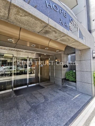 ホープシティー天神橋のエントランス|落ち着いたエントランスです