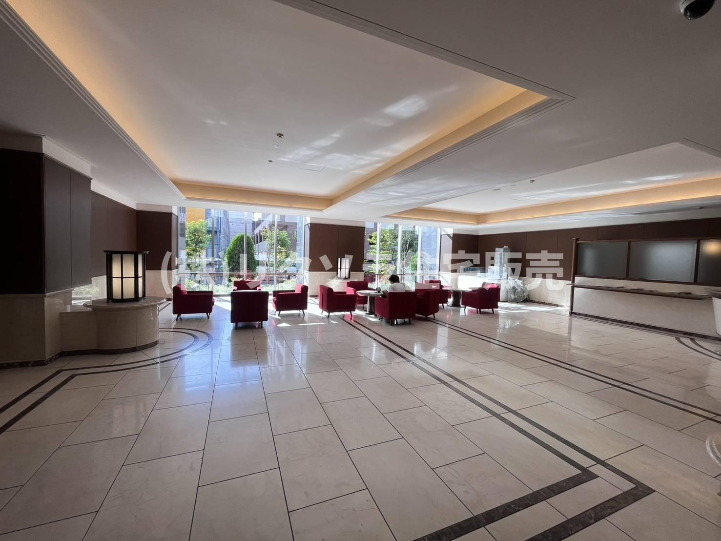 ロイヤルメドゥ香里園タワーのロビー|■物件内覧・資金計画相談・住宅ローン相談、リフォーム相談、お問合せ受付中■
※当日・翌日のご内覧、ご相談はお電話でのお問合せがスムーズです！