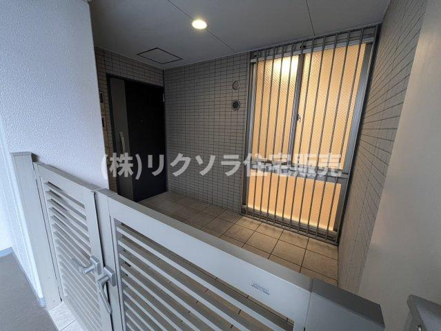 ロイヤルメドゥ香里園タワーの玄関|ポーチ付き
■物件内覧・資金計画相談・住宅ローン相談、リフォーム相談、お問合せ受付中■
※当日・翌日のご内覧、ご相談はお電話でのお問合せがスムーズです！