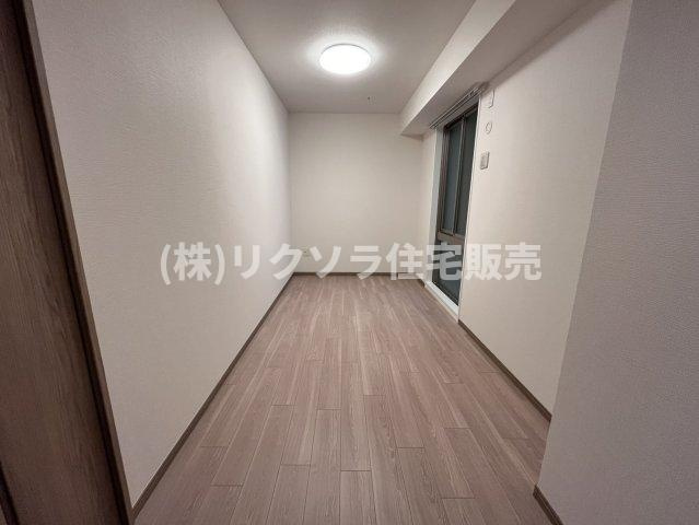 ロイヤルメドゥ香里園タワーの洋室|洋室6.4帖
■物件内覧・資金計画相談・住宅ローン相談、リフォーム相談、お問合せ受付中■
※当日・翌日のご内覧、ご相談はお電話でのお問合せがスムーズです！