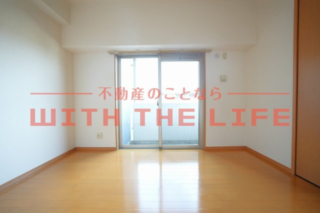 グランドゥール【10,000円キャッシュバック対象物件】の内装|明るい室内です