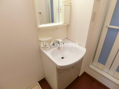 【洗面所】 | アルス明石台Ｆ | 朝の支度もスムーズな独立洗面台。