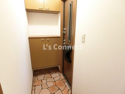 【玄関】 | アルス明石台Ｆ | 上下の下駄箱で靴も収納できます。