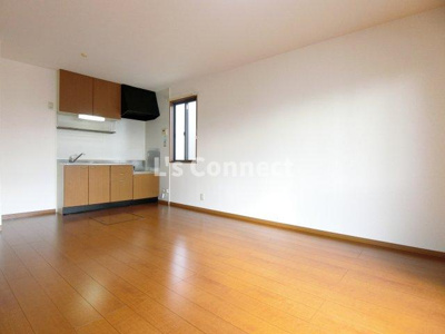 【居間・リビング】 | アルス明石台Ｆ | １１．５帖のＬＤＫ。角部屋で２面に窓があります。