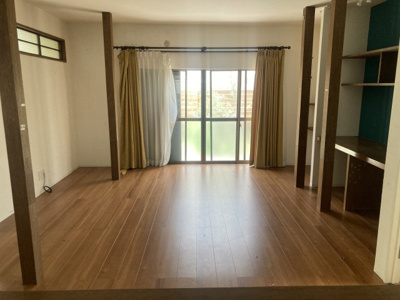 【居間・リビング】 | 平岡町新在家中古戸建