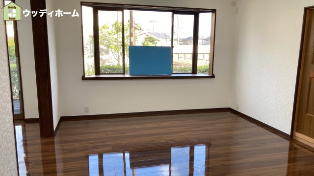 越谷市大道　中古一戸建ての居間・リビング